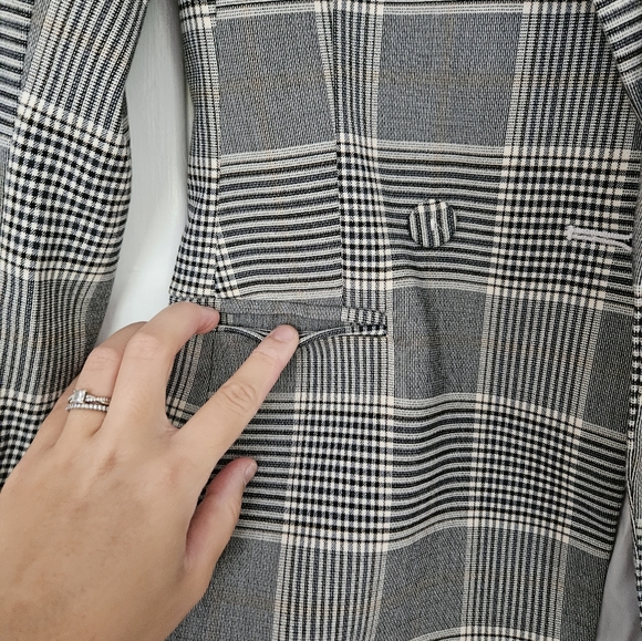 H&M Gray, Black, and White Blazer Buttoned Jacket, Size 0 - Picture 7 of 8